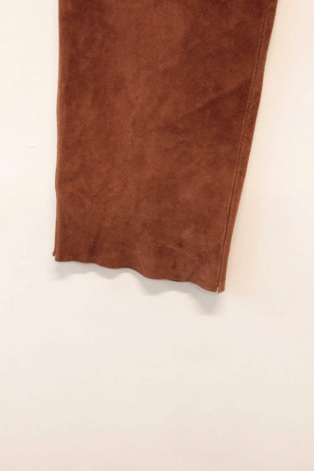 Copacabana brown suede trousers high-waisted tapered with five-pocket details and smooth lining.