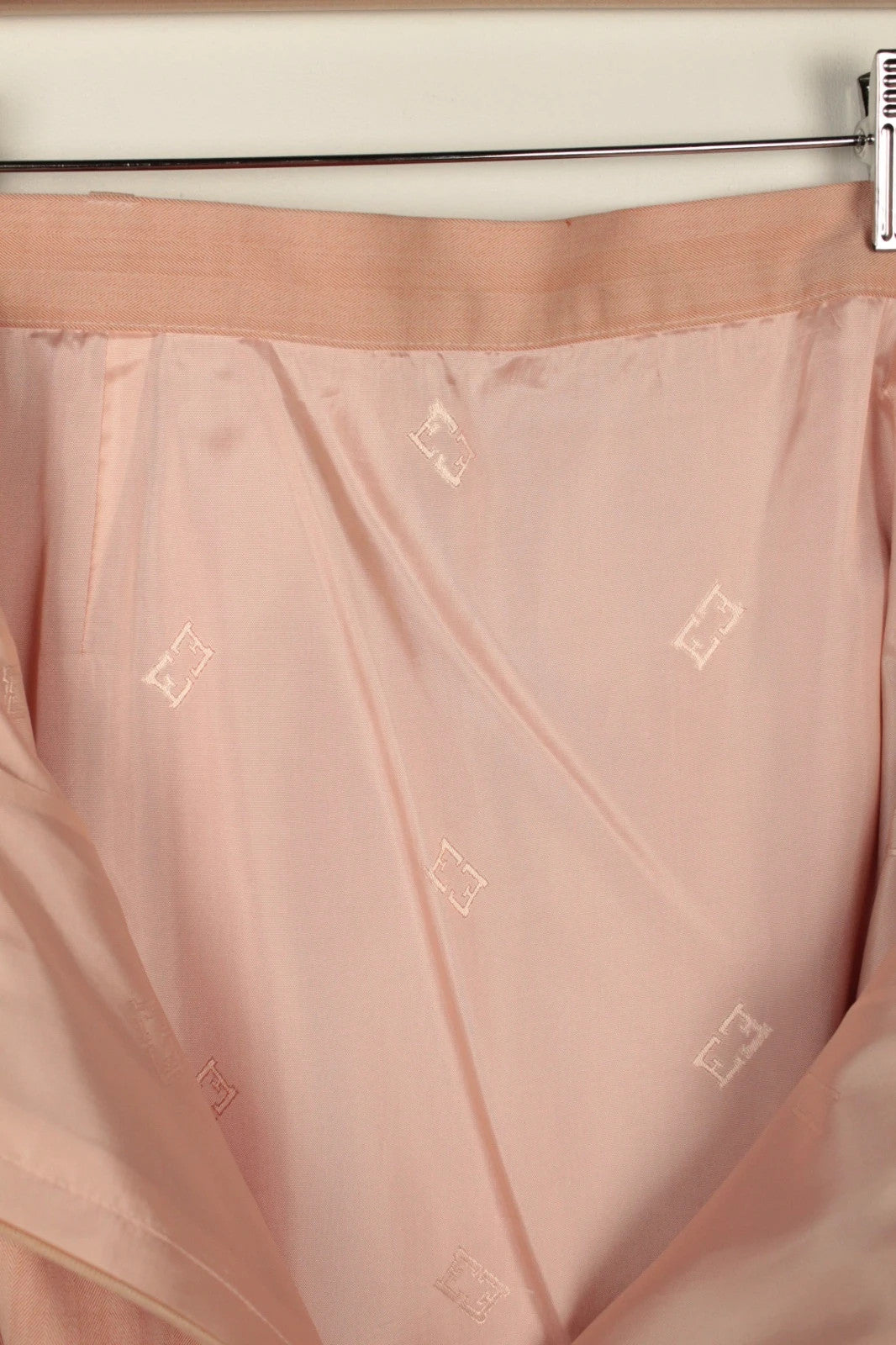 Escada pink pencil skirt 100% pure wool high-waisted tailored design Italy.