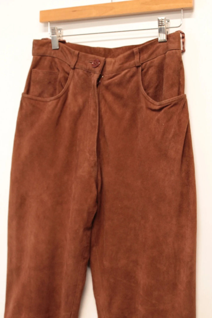 Copacabana brown suede trousers high-waisted tapered with five-pocket details and smooth lining.
