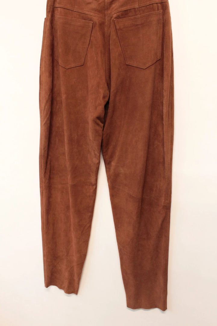 Copacabana brown suede trousers high-waisted tapered with five-pocket details and smooth lining.