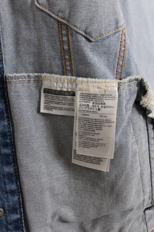 Vintage Levi's Type 3 Denim Trucker Jacket Mens Medium Light Blue Wash 80s 90s Red