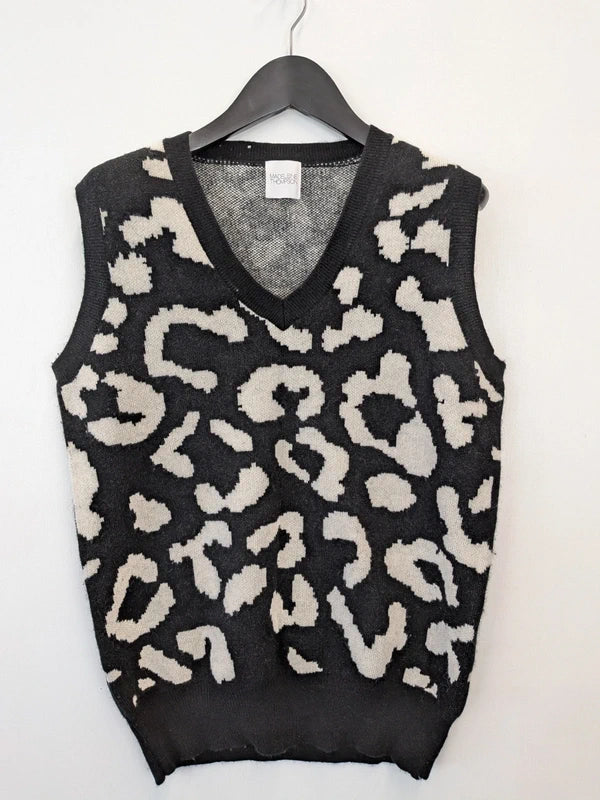 Madeleine Thompson Black White Leopard Print Cashmere Knit V-Neck Sweater Vest