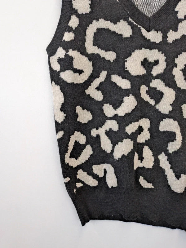 Madeleine Thompson Black White Leopard Print Cashmere Knit V-Neck Sweater Vest