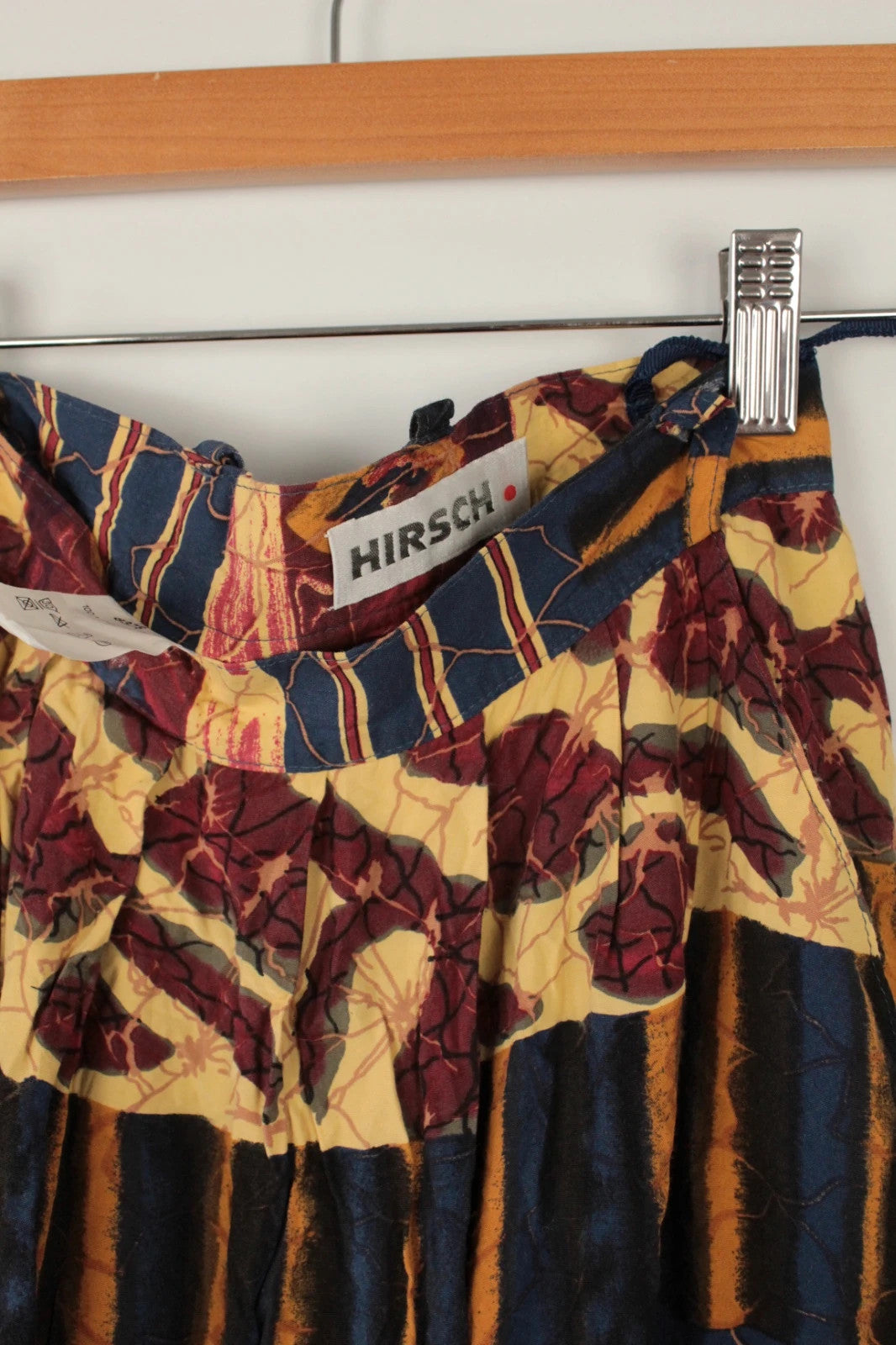 Hirsch vintage wide-leg culottes multi-colour abstract tribal batik print 100% viscose.