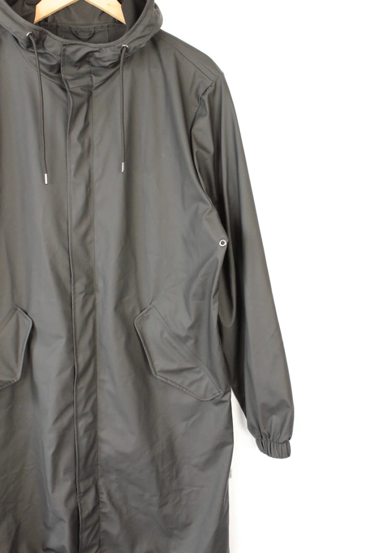 Rains black fishtail parka jacket with adjustable hood and matte finish.